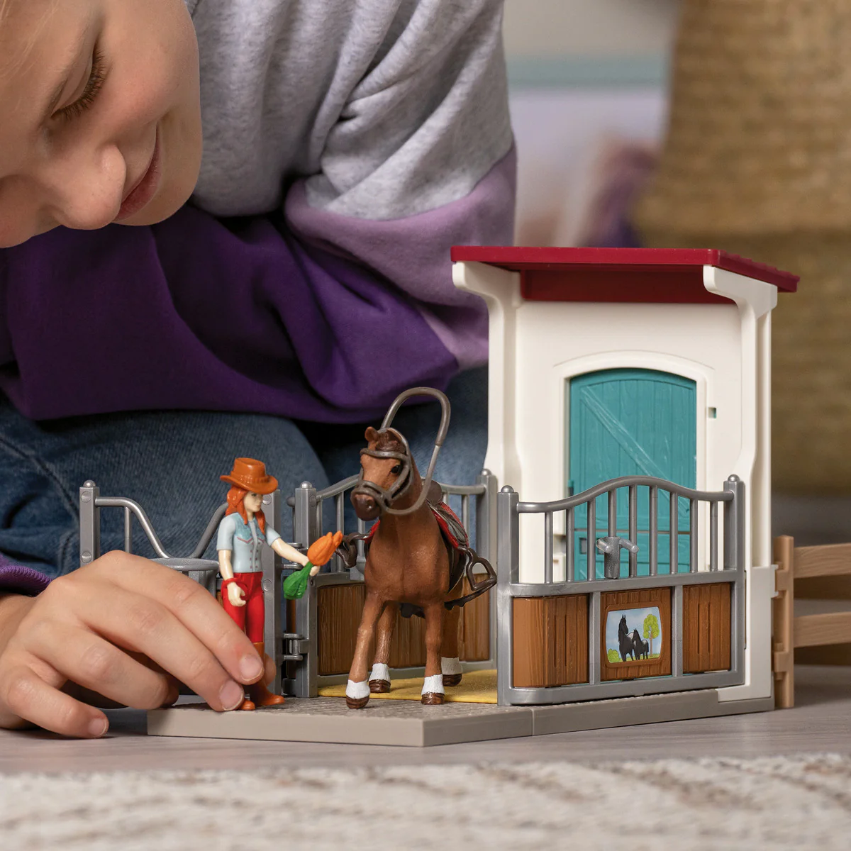Horse Box with HORSE CLUB Hannah & Cayenne - Image 3