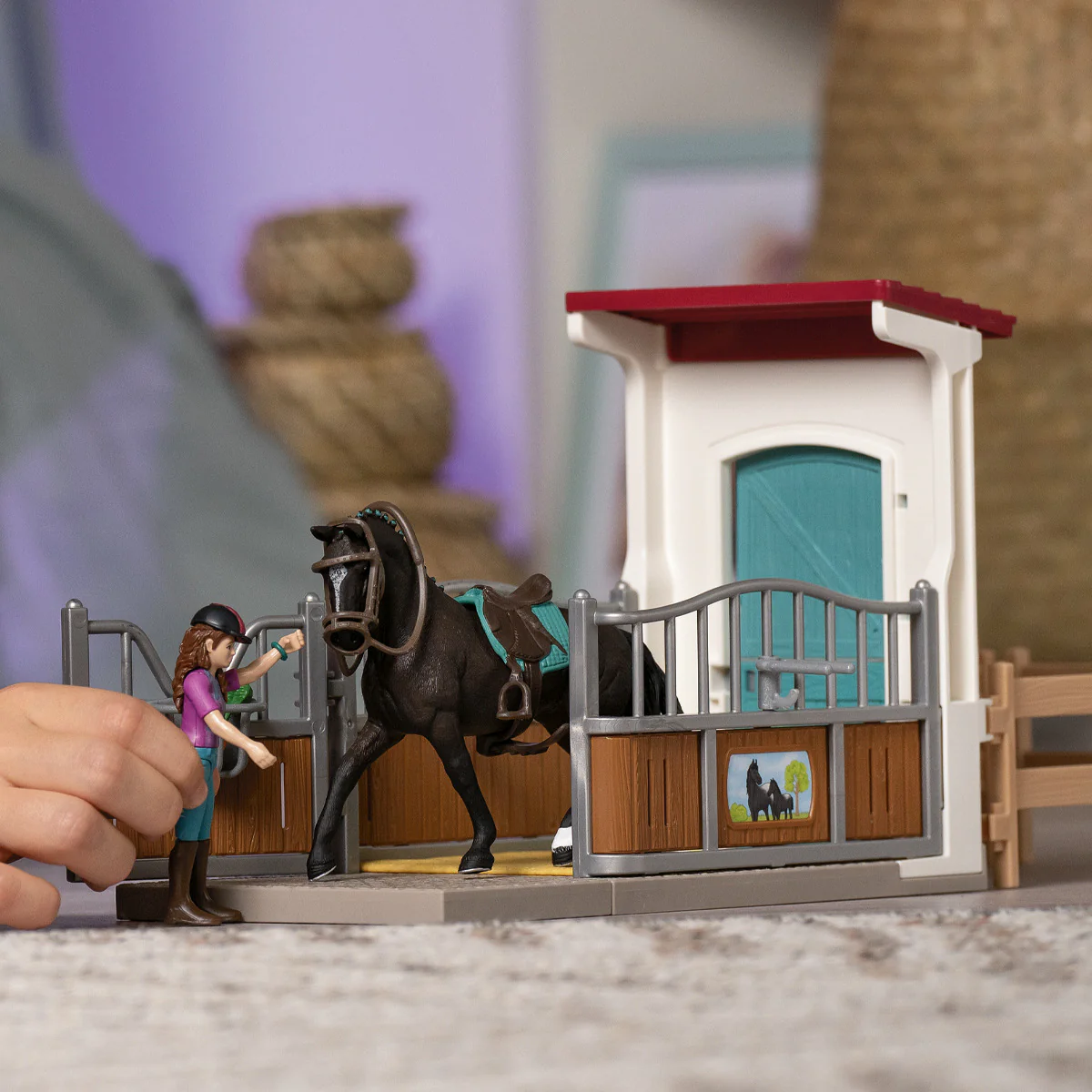 Horse Box with HORSE CLUB Lisa & Storm - Image 2
