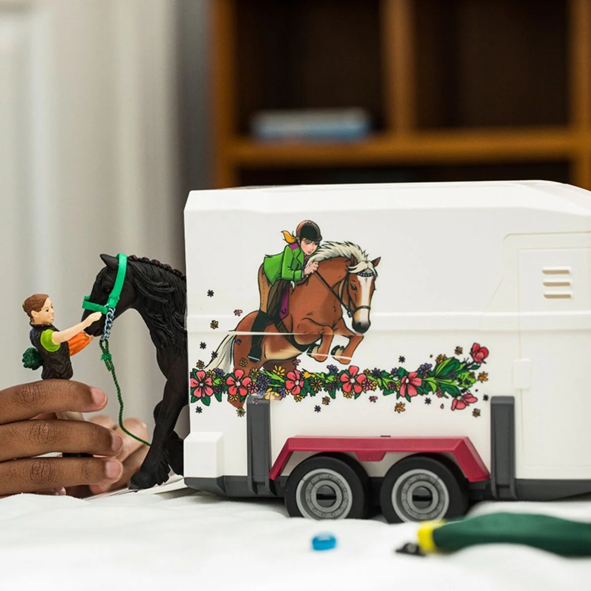 Pick up with horse box - Image 3